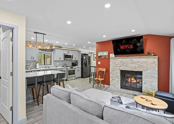 The Cozy Cubhouse Perfect Couples Getaway