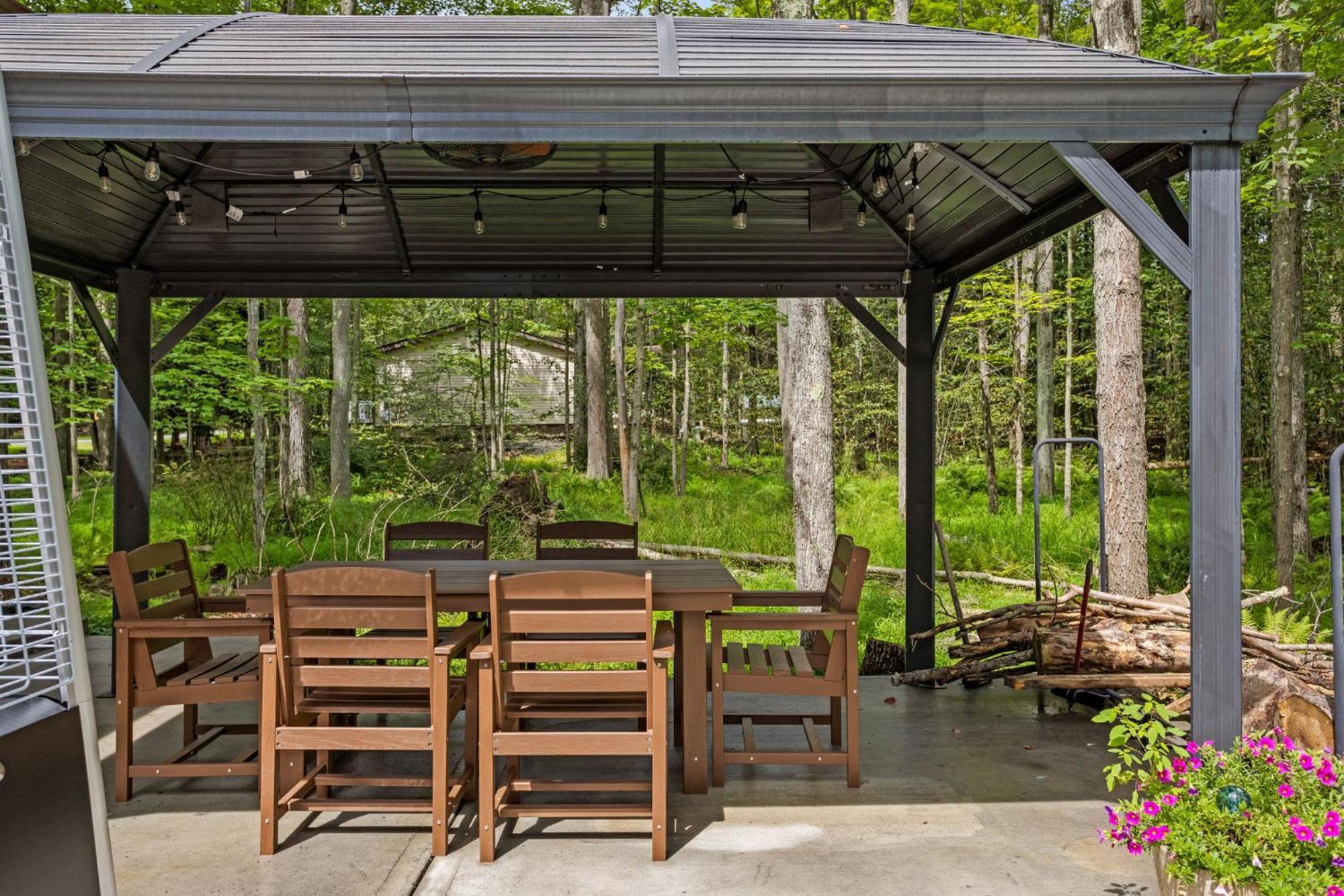 The Cozy Cubhouse Perfect Couples Getaway