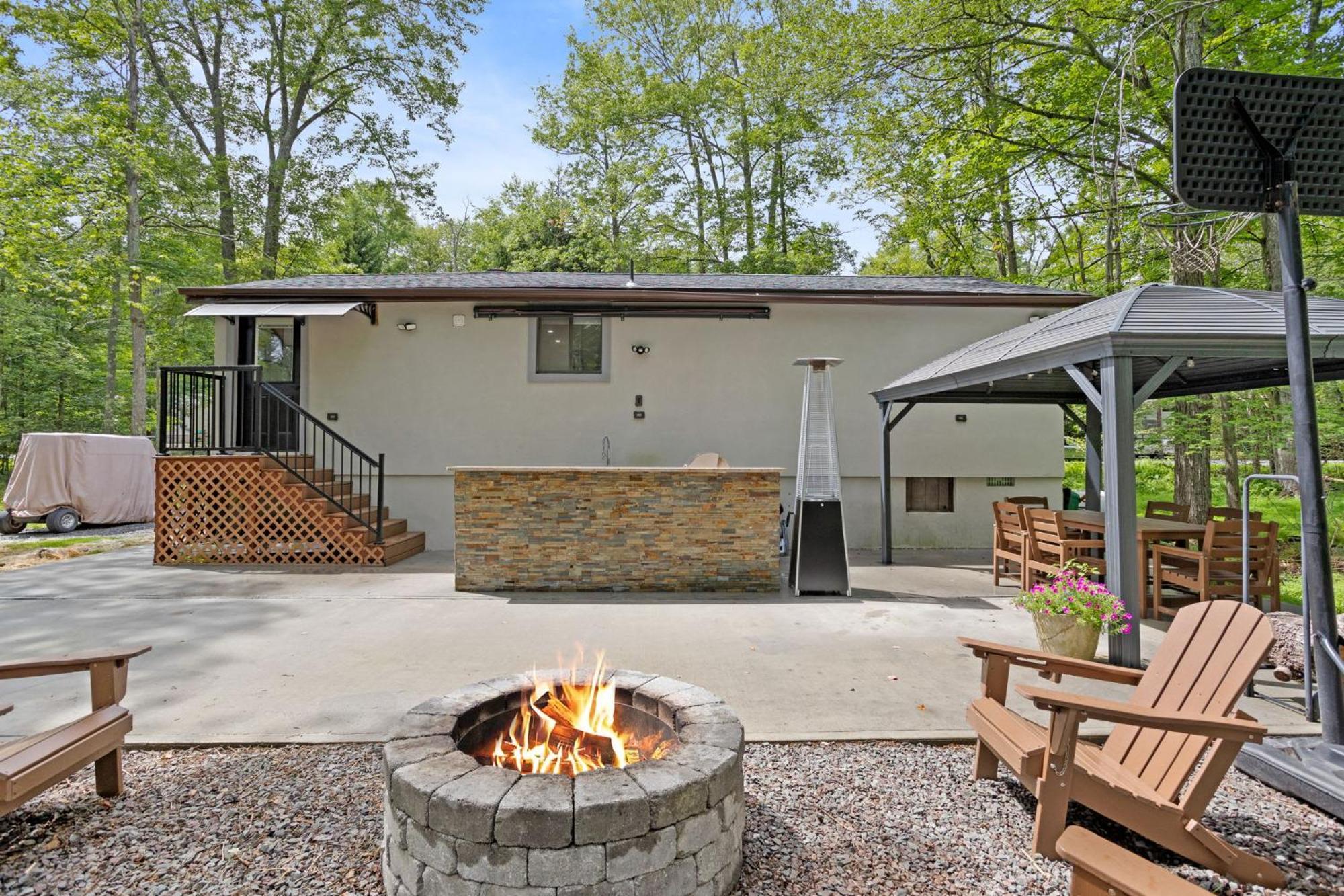 The Cozy Cubhouse Perfect Couples Getaway * Thornhurst