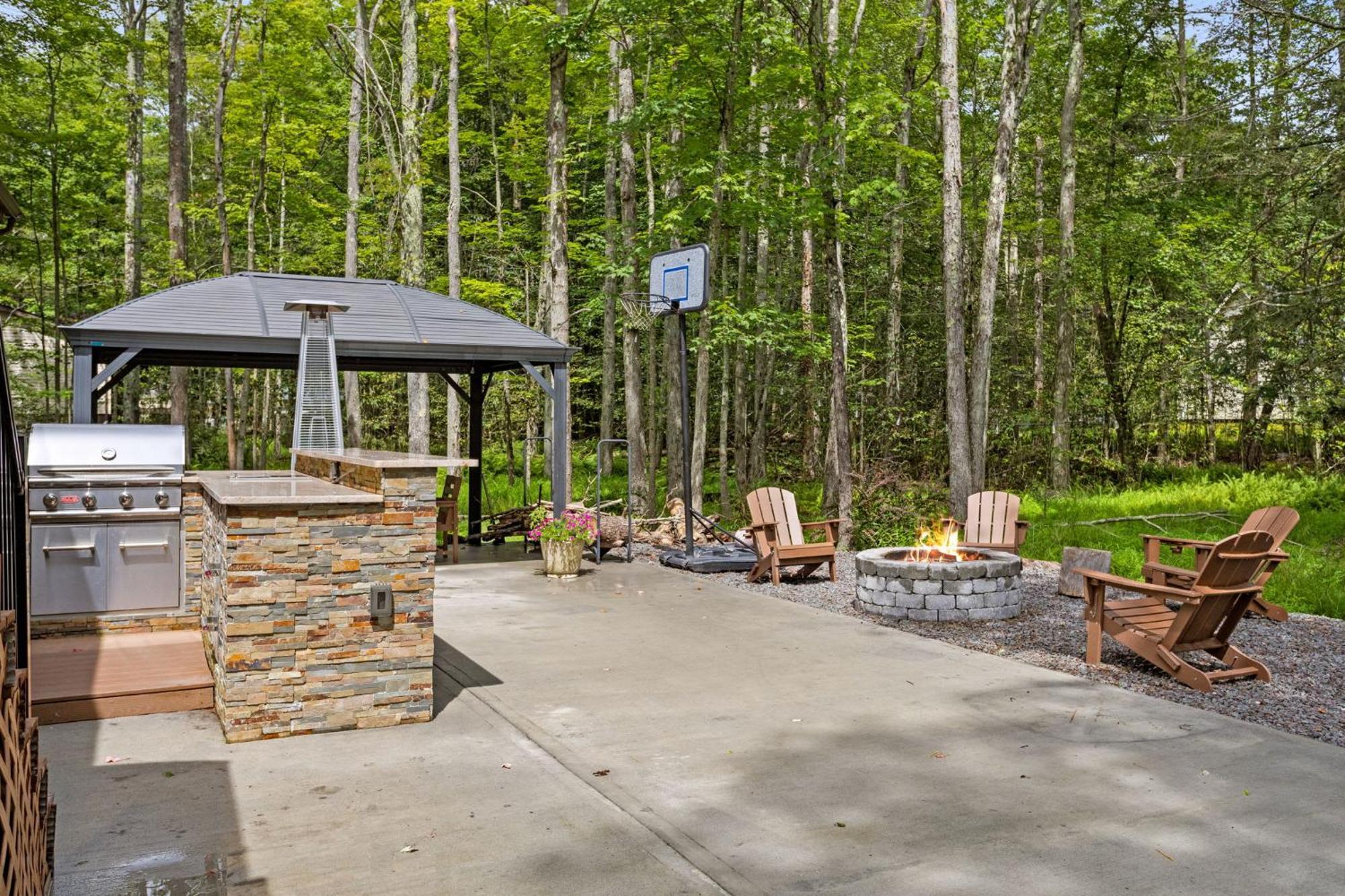 The Cozy Cubhouse Perfect Couples Getaway Holiday home *