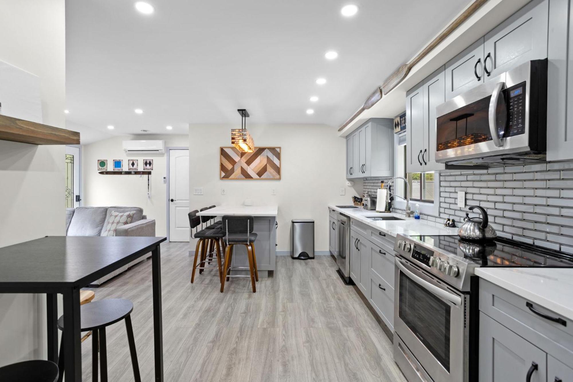 The Cozy Cubhouse Perfect Couples Getaway Holiday home *