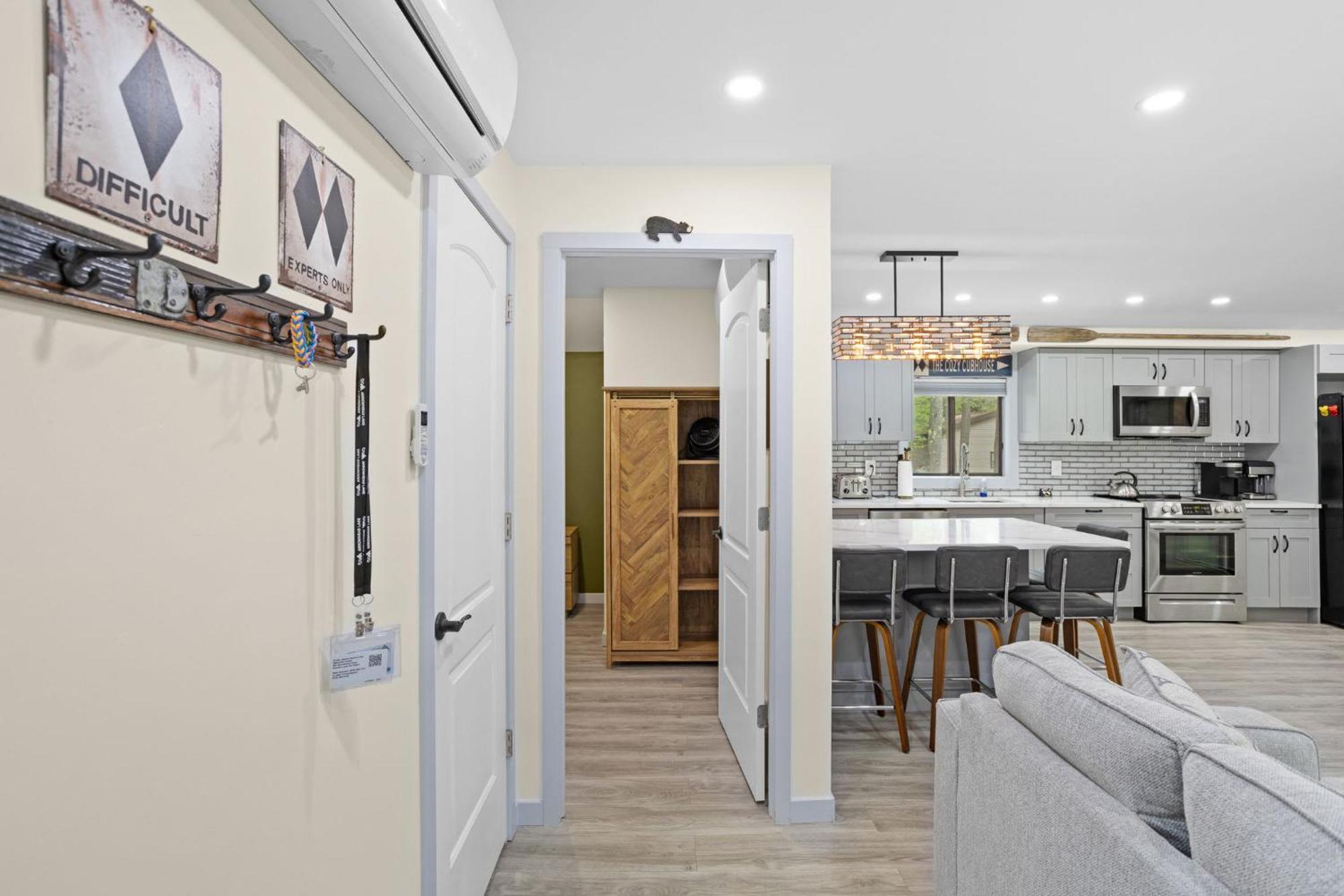 The Cozy Cubhouse Perfect Couples Getaway *