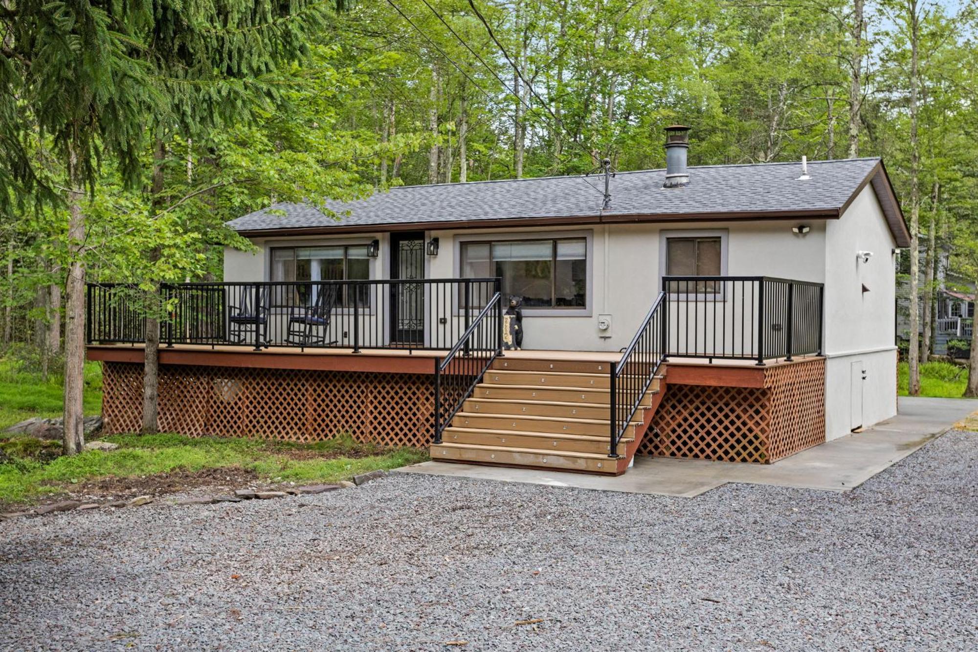 The Cozy Cubhouse Perfect Couples Getaway Holiday home *